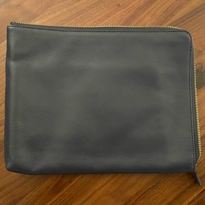 Mark&Graham commute zipper pouch.